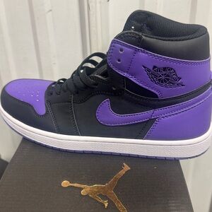 Nike High-Top Sneakers in Black and Purple